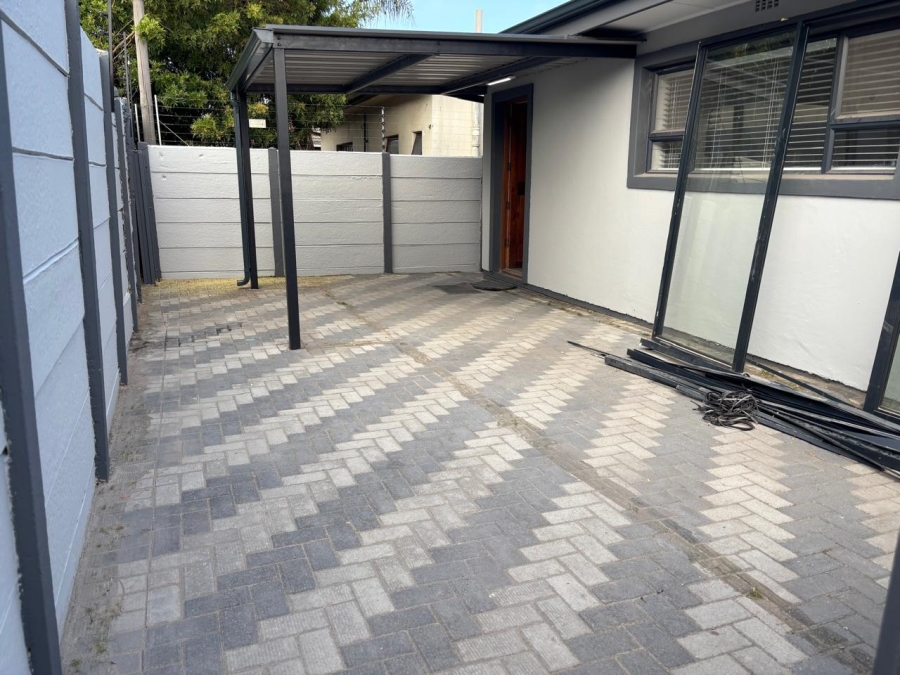 To Let 3 Bedroom Property for Rent in Silver Oaks Western Cape